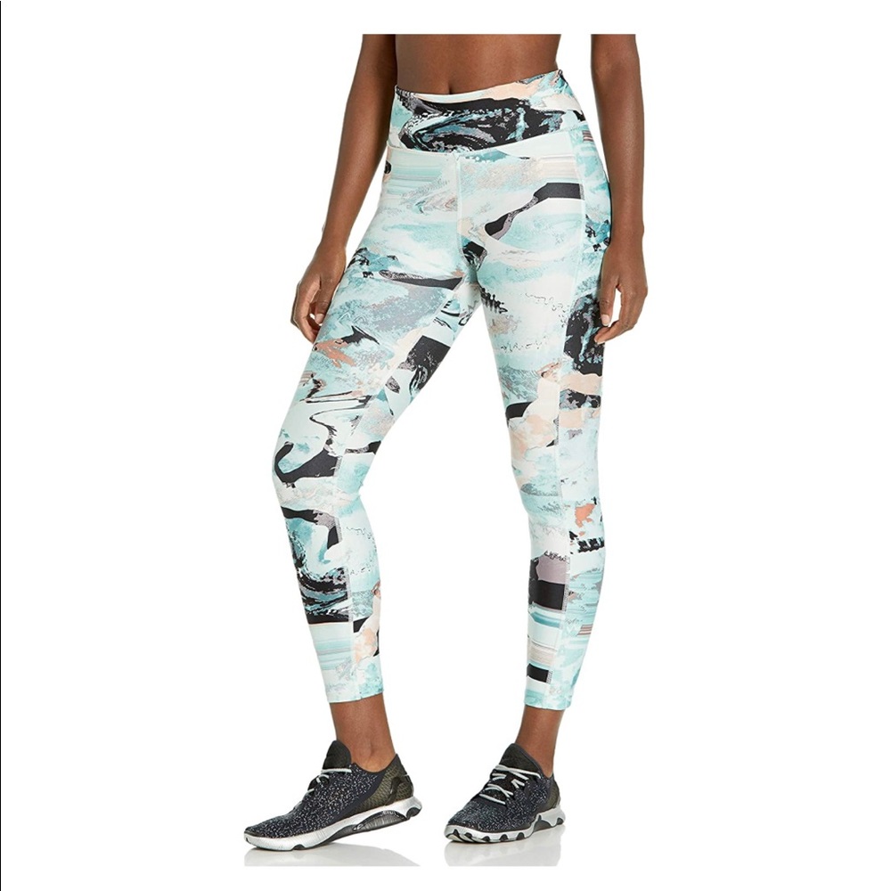 Under Armour Women's Capri Leggings Size Small